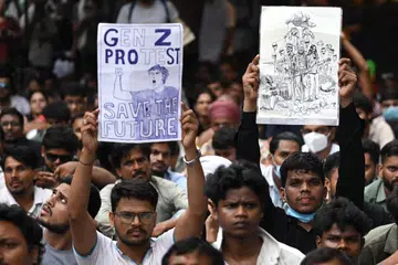 Penyokong gerakan Cockroach Janta Party (CJP) berhimpun di Jantar Mantar, New Delhi, pada 24 Julai bagi meneruskan bantahan menuntut peletakan jawatan Menteri Pendidikan India, Dharmendra Pradhan, susulan dakwaan kebocoran dan penyelewengan peperiksaan NEET. Bantahan itu diteruskan ketika pemimpin gerakan belia berkenaan dijadual bertemu kerajaan selepas Perdana Menteri Narendra Modi berjanji memperkenalkan pembaharuan undang-undang serta mempercepat hukuman terhadap pihak yang terbabit dalam kebocoran kertas peperiksaan.
