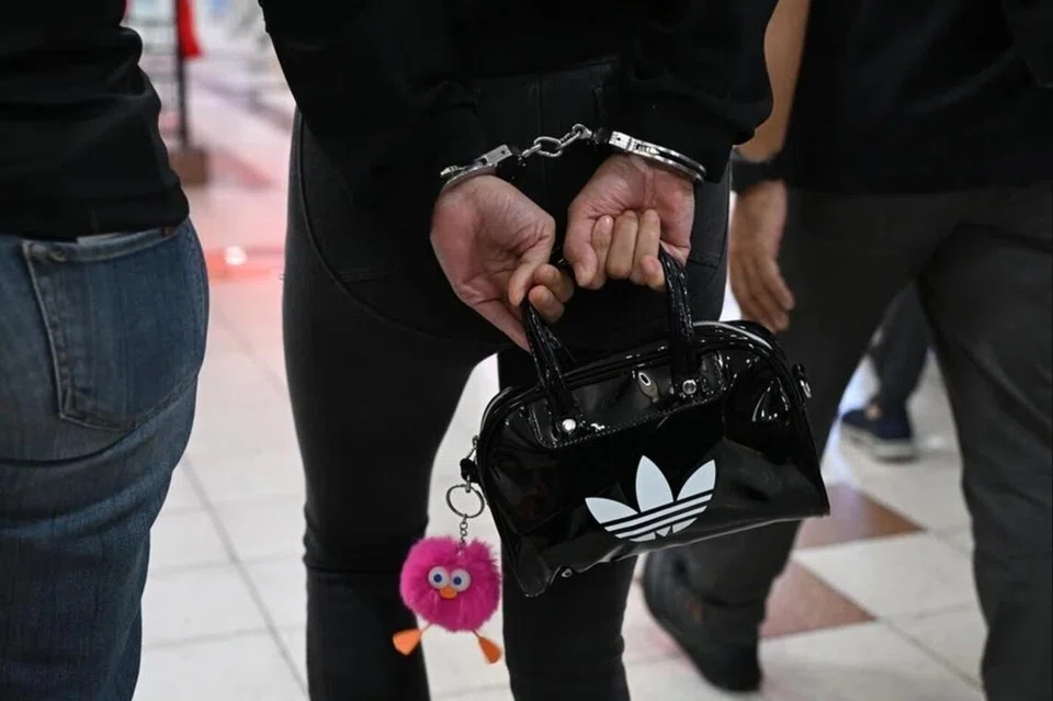 Singapore, police, SPF, raid, Chinatown, Jalan Besar, pusat urut, massage parlour, outlet, People’s Park Complex