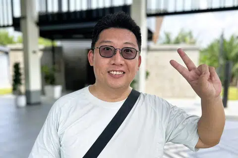 Pelawat dari China, Encik Wang Yan Ze, terpaksa menunggu lebih sejam untuk mendapatkan kenderaan sewa untuk pulang ke Singapura.