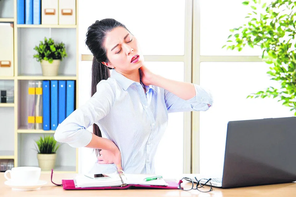 text neck, peranti digital, sakit leher, sakit bahu