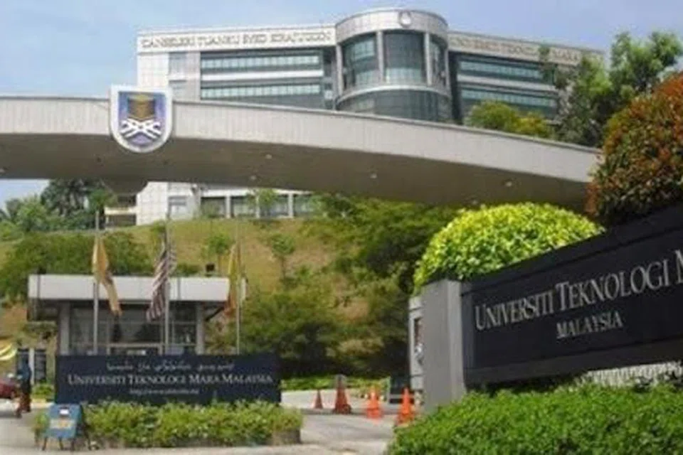 Kerajaan Malaysia kekalkan dasar Universiti Teknologi MARA (UiTM) khusus untuk pelajar Melayu, Orang Asli dan anak Sabah serta Sarawak dan tidak dibuka untuk pelajar bukan Bumiputera.