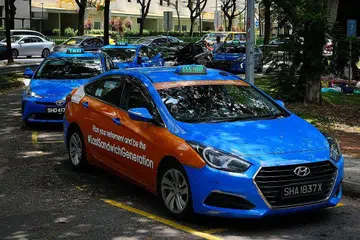 KHIDMAT TERJEJAS: Khidmat teksi kekal rendah berbanding paras sebelum Covid-19 sedang aktiviti pelancongan masih tidak berganjak dan ramai pekerja masih bekerja dari rumah. - Foto fail