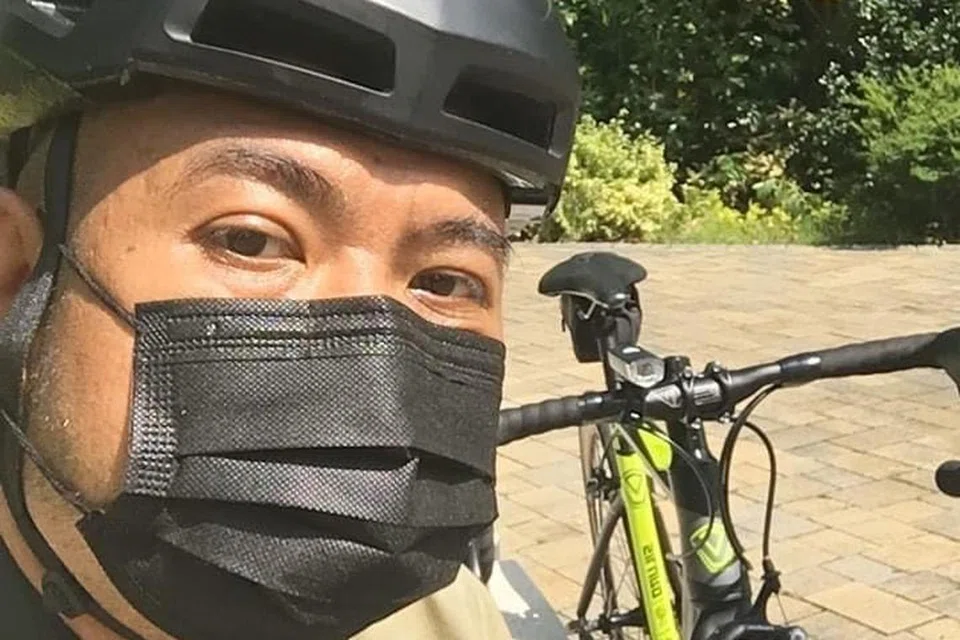 Selain memasak yang kini menjadi hobi baru Encik Halim, beliau juga turut kekal aktif dengan berbasikal atau berjalan sebagai bentuk senaman.