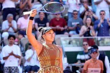 Naomi Osaka, gaun kilau emas, Grand Slam Terbuka Perancis