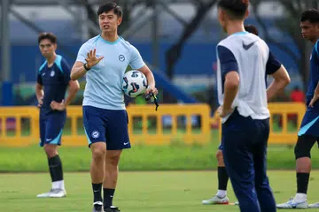 bola sepak, jurulatih sementara Singa, Gavin Lee, kelayakan Piala Asia