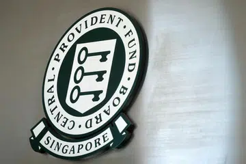 BEKALAN PERSARAAN: Anggota CPF yang berumur di bawah 55 tahun akan terus dibayar faedah tambahan 1 peratus pada $60,000 pertama dari baki gabungan mereka.