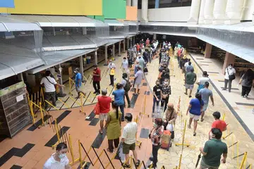 KES TEMPATAN MELIBATKAN PENGENDALI GERAI PUSAT TEKKA: Penjual daging kambing di Pasar Tekka yang tidak menampakkan sebarang tanda jangkitan Covid-19 dikenal pasti sebagai satu-satunya kes tempatan koronavirus dalam kalangan enam kes baru pada Sabtu (28 November). Beliau dikesan menerusi ujian pemantauan masyarakat yang dijalankan buat pengendali gerai di dalam dan sekitar Pusat Tekka pada 26 November. - Foto FAIL 