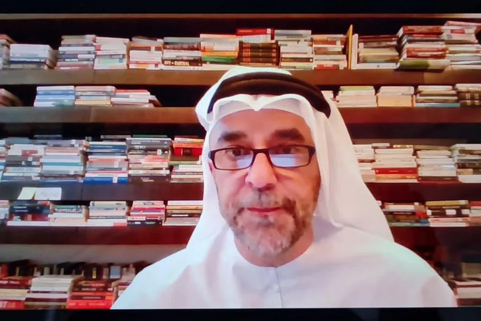 - Penolong Menteri bagi Ehwal Kebudayaan UAE, Encik Omar Saif Ghobash.