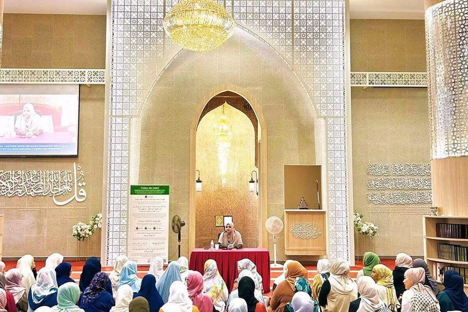 Ustazah Shameem Sultanah, Masjid Al-Falah