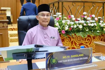Menteri Besar Perlis, Encik Mohd Shukri Ramli, memberi keterangan kepada Suruhanjaya Pencegahan Rasuah Malaysia (SPRM) pada 30 April, bagi membantu siasatan dakwaan kes salah guna kuasa.