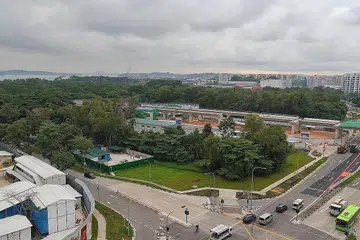 PERUMAHAN BARU: Estet perumahan baru akan dibangunkan di sebahagian Taman Pasir Ris dan tanah bersebelahannya. - Foto BH oleh KEVIN LIM