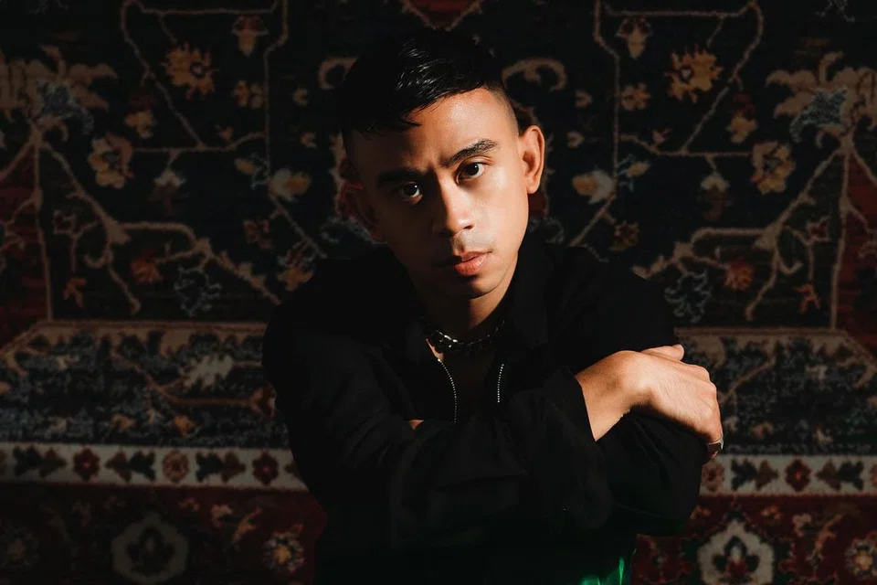 Komposer dan bakat rap Singapura, Alyph, banyak mendapat inspirasi mengarang lagu daripada pengalaman hidup sehariannya.