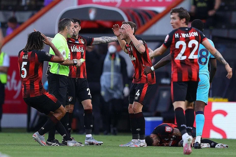 PALING KECEWA DEK VAR: Bournemouth, pasti paling kecewa setelah gol mereka dalam perlawanan penting menentang Tottenham Hotspurs tidak dikesan VAR meskipun bola telah melepasi garisan gol. - Foto AFP