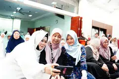 Rahayu Mahzam, Masjid Assyakirin, Muis