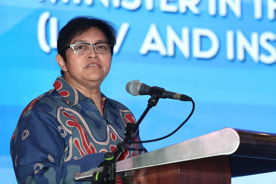 Kerajaan M’sia, pemisahan kuasa, Peguam Negara, Pendakwa raya, Azalina Othman Said