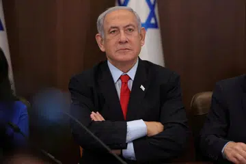 BATALKAN ROMBAKAN: Perdana Menteri Israel, Encik Benjamin Netanyahu, berkata beliau tidak akan meneruskan rombakan kehakiman dan sebaliknya hanya berusaha mengubah susunan jawatankuasa pemilihan hakim.
