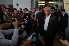 JADI TUMPUAN: Keputusan Mahkamah Tinggi Kuala Lumpur melepas tanpa membebaskan (DNAA) Timbalan Perdana Menteri, Datuk Seri Dr Ahmad Zahid Hamidi, daripada 47 pertuduhan rasuah, pecah amanah dan pengubahan wang haram membabitkan dana jutaan ringgi Yayasan Akalbudi diasaskannya, mencetus pelbagai reaksi rakyat. 