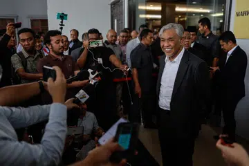 JADI TUMPUAN: Keputusan Mahkamah Tinggi Kuala Lumpur melepas tanpa membebaskan (DNAA) Timbalan Perdana Menteri, Datuk Seri Dr Ahmad Zahid Hamidi, daripada 47 pertuduhan rasuah, pecah amanah dan pengubahan wang haram membabitkan dana jutaan ringgi Yayasan Akalbudi diasaskannya, mencetus pelbagai reaksi rakyat. 