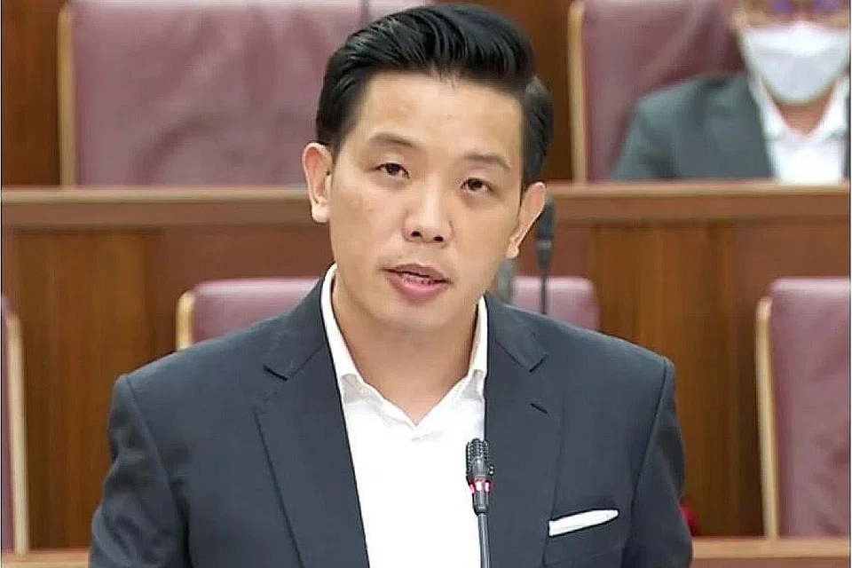 Encik Alvin Tan.