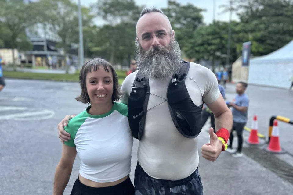 Peserta dari Singapura, Encik Ludovic Guyonvarch, bersama isterinya, Cik Emilie Dion.