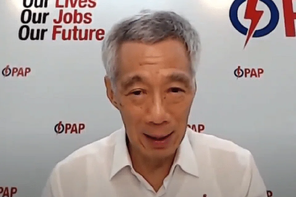 PM Lee Hsien Loong menyertai rapat pasukan PAP GRC Sengkang yang diadakan dalam talian. 