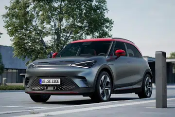 KERETA ELEKTRIK BARU: Syarikat pengedar kenderaan Cycle & Carriage (C&C) memperoleh hak menjual kereta elektrik Smart di Singapura. Bilik pameran kereta baru itu dijangka disediakan menjelang suku ketiga 2024.
