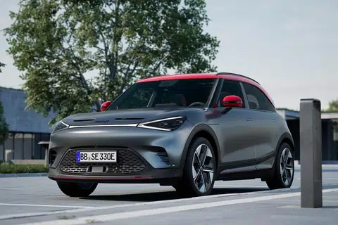KERETA ELEKTRIK BARU: Syarikat pengedar kenderaan Cycle & Carriage (C&C) memperoleh hak menjual kereta elektrik Smart di Singapura. Bilik pameran kereta baru itu dijangka disediakan menjelang suku ketiga 2024.