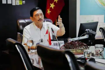 BINA LOJI KUASA NUKLEAR: Indonesia sedang giat membuat persiapan bagi menyediakan tenaga nuklear menjelang 2032 melantik Menteri Penyelaras Hal Ehwal Maritim dan Pelaburan, Encik Luhut Pandjaitan, mempengerusikan agensi baharu itu,