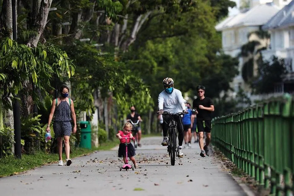Kes baru itu termasuk empat jangkitan dalam masyarakat melibatkan pemegang pas kerja.
