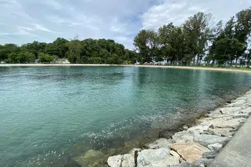 RANCANG BANGUNKAN PULAU SELATAN: Pihak berkuasa berkata ia akan meneroka lebih lanjut untuk membangunkan Pulau Selatan sebagai destinasi pulau tropika, antaranya Bendera Bay di Pulau St John yang merupakan sebahagian Southern Islands. - Foto fail