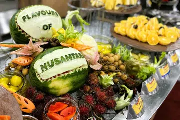 Menu dan harga bukan lagi tumpuan warga Singapura, tetapi pengalaman menyeluruh yang dirasai sepanjang lawatan.