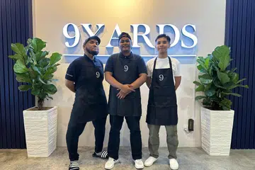 Pemilik bersama ‘9 Yards Cafe & Bistro’ di Sepang, Selangor, Malaysia, (dari kiri) Encik Shahrizal Salleh atau Cef Bob, Encik Muhammad Zuhaili dan Encik Muhammad Nur Pascal.