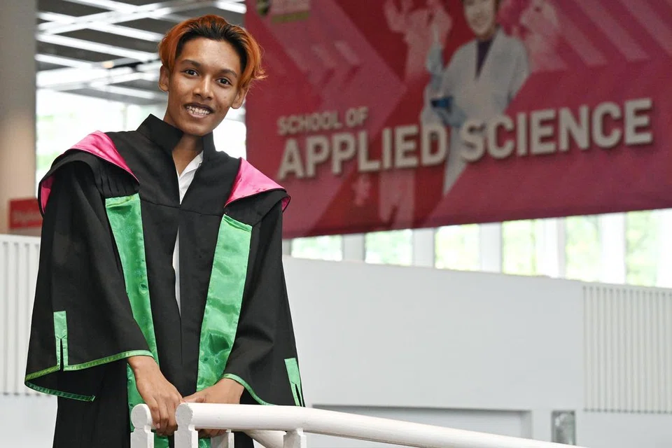Encik Feroz Khan Abdul Rahman, seorang lulusan Diploma Sains Bioperubatan Politeknik Republic, meraih gred purata mata (GPA) sempurna (4.0). Beliau ingin buktikan bahawa mereka yang mempunyai ADHD masih boleh berjaya dalam kehidupan. 