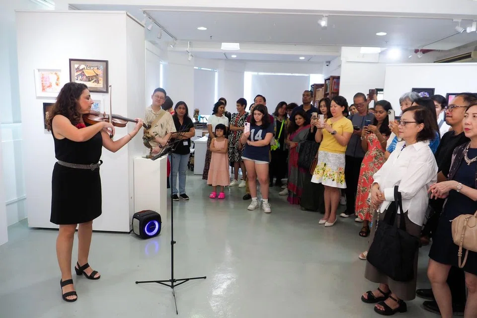 Acara perasmain pameran Small Matter di Maya Gallery pada 30 November, yang berlangsung selama dua minggu.