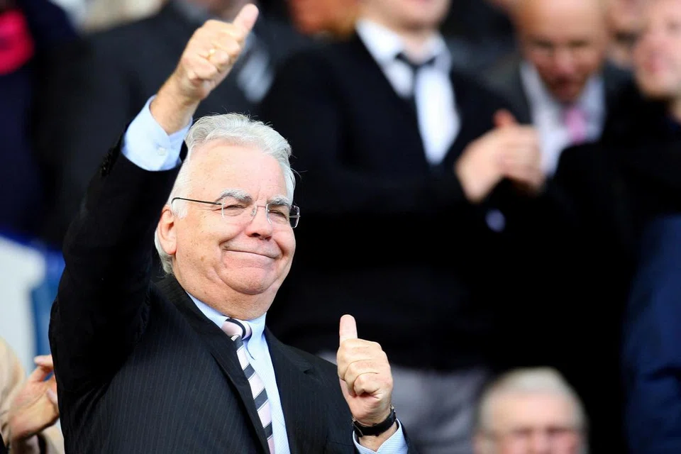 SENTIASA DIINGATI: Everton berkata ia sedang berkabung menyusuli kematian Bill Kenwright yang merupakan pengerusi paling lama kelab tersebut.