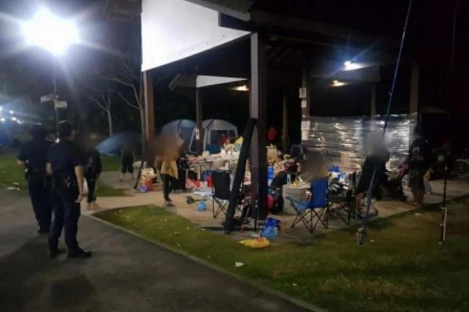 27 orang didenda kerana berkumpul dalam kumpulan lebih lapan orang dan bergaul di Taman Pantai Changi.