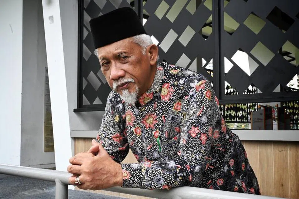 Nadiputra menyifatkan dirinya sebagai ayah yang suka bergurau dan tidak meletakkan sempadan komunikasi dengan anak-anak, asal sahaja mereka saling menghormati.