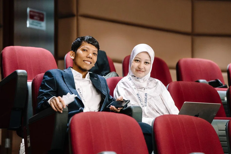 Ketua dan pembantu ketua Munazarah SG, pasangan suami isteri Ustaz Muhammad Redha Mohamed Elyas dan Ustazah Sri Wahyu Ahmad, ingin mewujudkan program latihan lebih berstruktur demi menyokong pasukan pembahas pelajar madrasah dan kumpulan bebas.