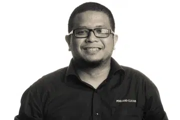 MENINGGAL DUNIA: Encik Khairul Zainuddin, 45 tahun, hilang kawalan ke atas motosikalnya dan terbabas ke pembahagi jalan raya di Lebuh Raya Karak-Kuala Lumpur pada Ahad lalu.