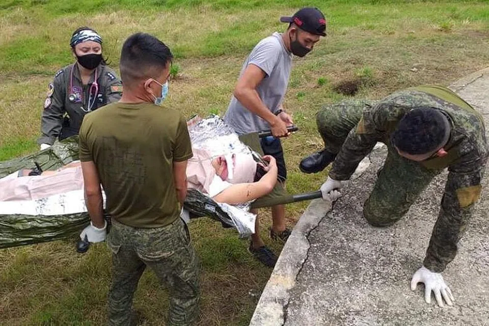 TEMPOH MENCABAR: Dalam Filipina berjuang melawan wabak Covid-19 seperti negara lain di serata dunia, ia juga berdepan dengan dua serangan bom yang mengorbankan 15 nyawa dan mencederakan 75 penduduk termasuk tentera. - Foto EPA