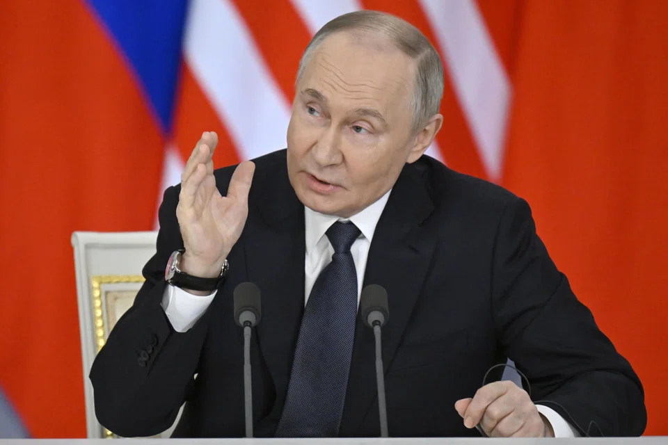 After days of declining to say if Russian President Vladimir Putin would go, the Kremlin named its negotiating team late on Wednesday.