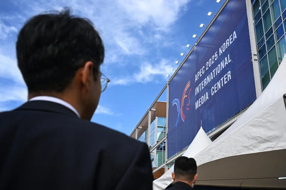 Apec business leaders have called for “de-escalation”, with economic leaders avoiding new trade measures that violate treaty obligations.