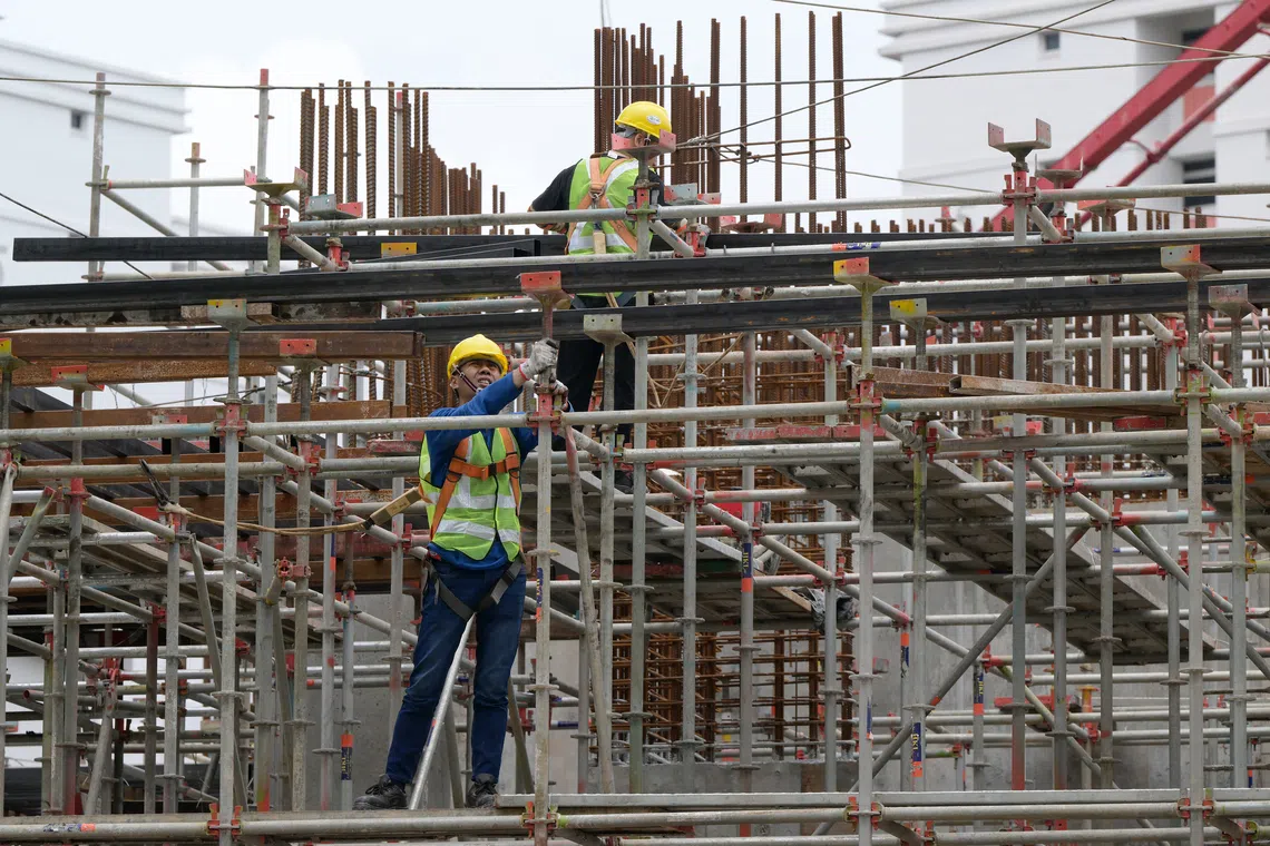 In the construction sector, employment jumped to 13,700 in Q2, from 5,800 in the previous quarter.