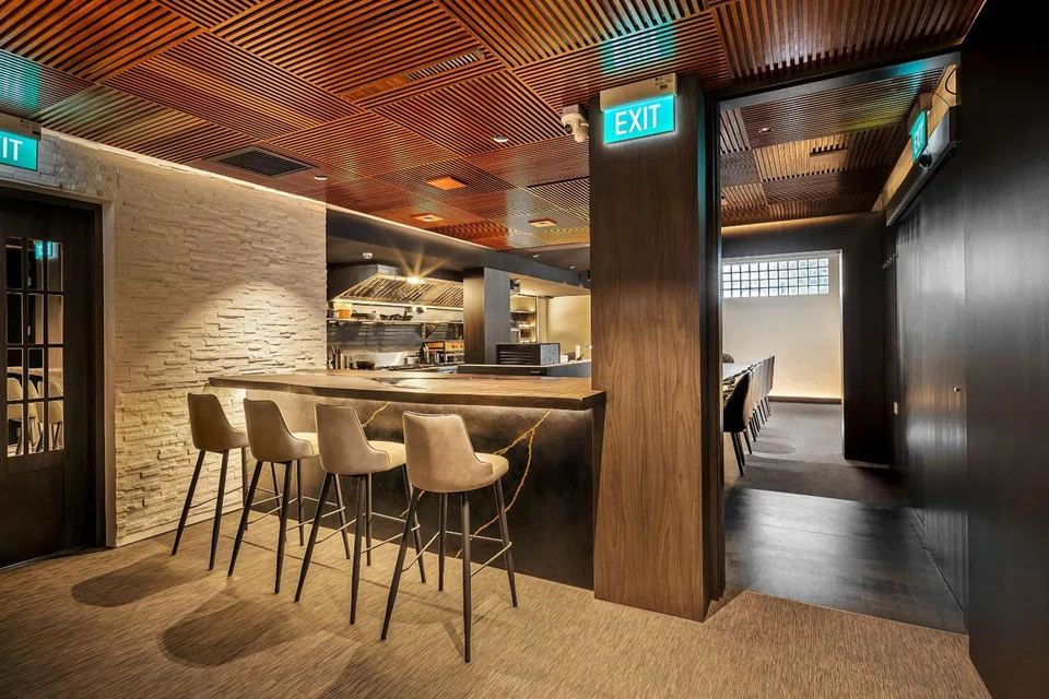 Iru Den is a cosy hideaway along Scotts Road.