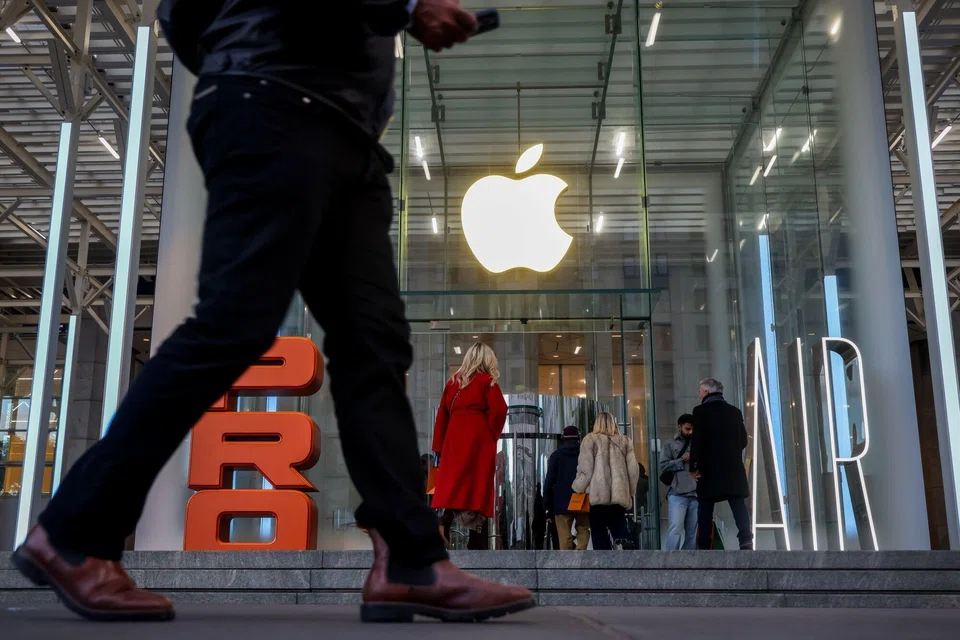 The company has previously experimented with the market by selling a discounted M1 MacBook Air for under US$700 through Walmart and other retailers.