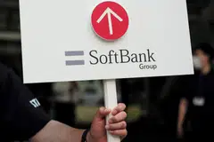 SoftBank’s share price hit 14,205 yen at the close of morning trading and finished the day up 10.39 per cent at 13,865 yen.