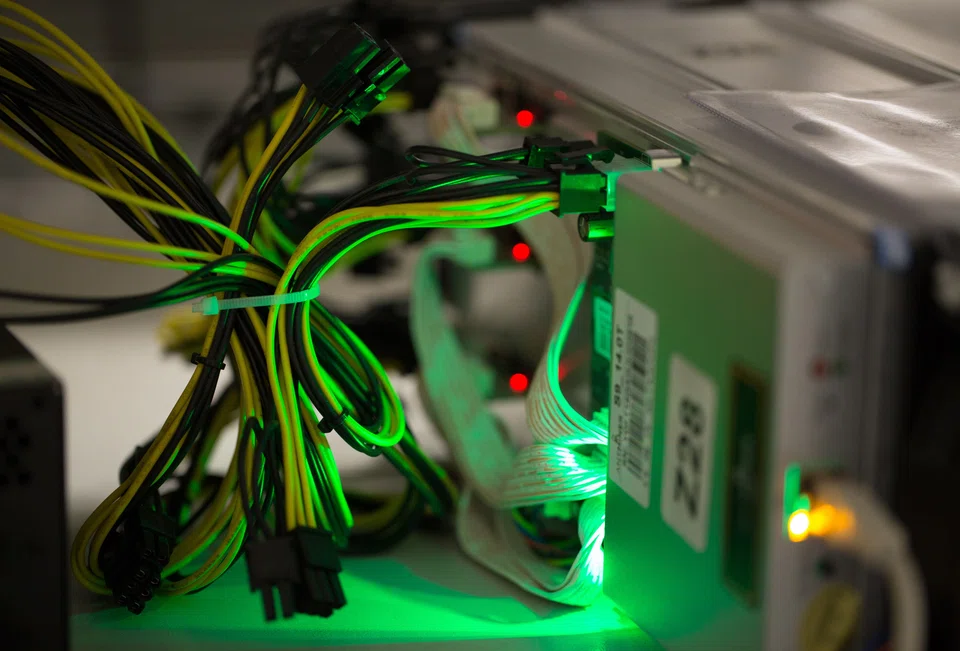 Unusual transactions totalling 1.6 trillion won (S$2.2 billion) took place at 5 branches of Woori Bank between May 3, 2021 and Jun 9, 2022, the regulator said in a statement on Wednesday (Jul 27). 