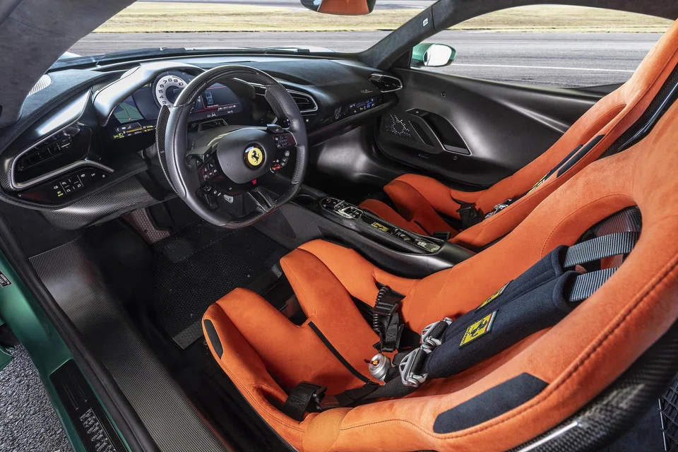 Ferrari stripped a total of 60 kg from the 296 Speciale.