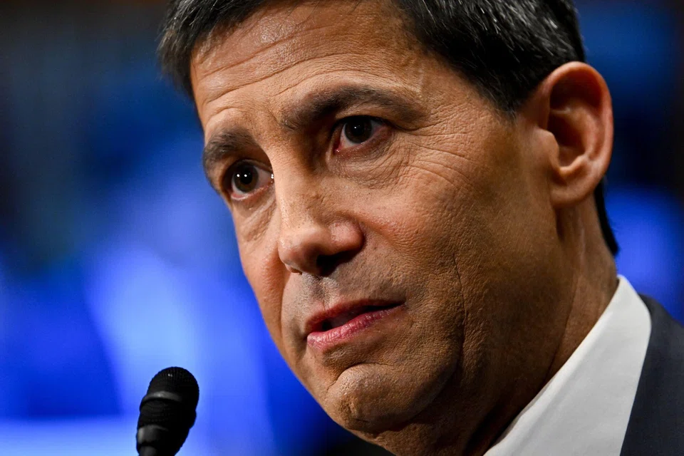 Kevin Warsh, who served as a Fed governor from 2006 to 2011, said that he would remain independent.