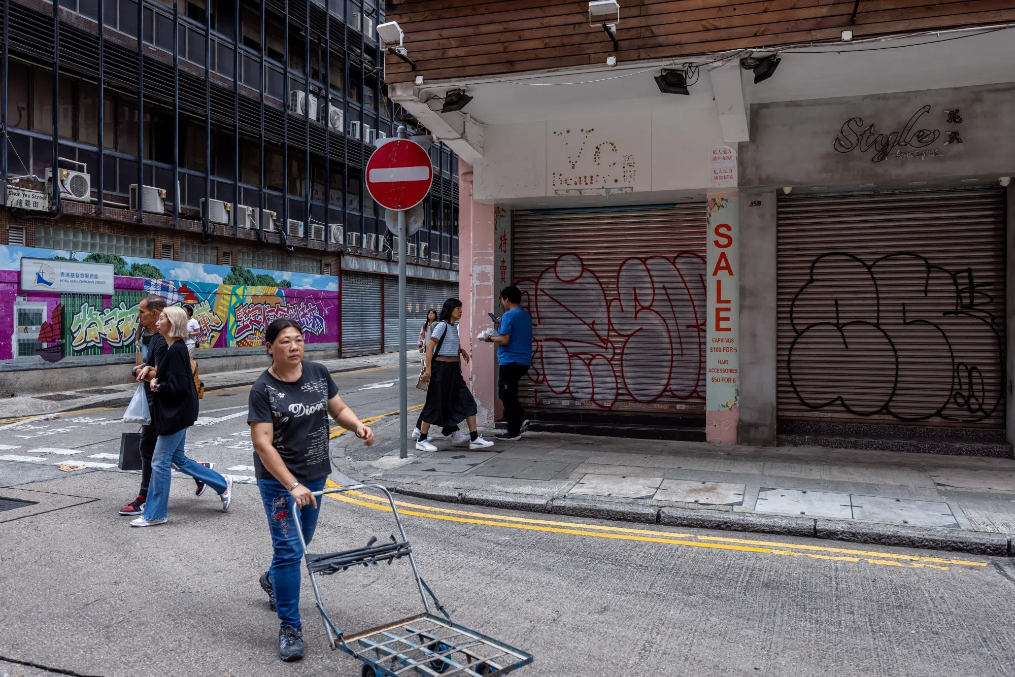 Hong Kong retail landlords face squeeze in north as shoppers flock to mainland - Vimarsana News